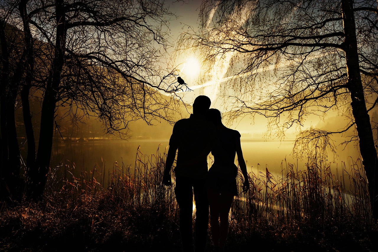 lovers-4603346_1280